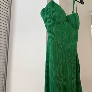Wise track midi green dress